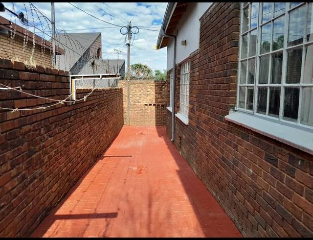 4 BEDROOM HOUSE FOR SALE IN LAUDIUM